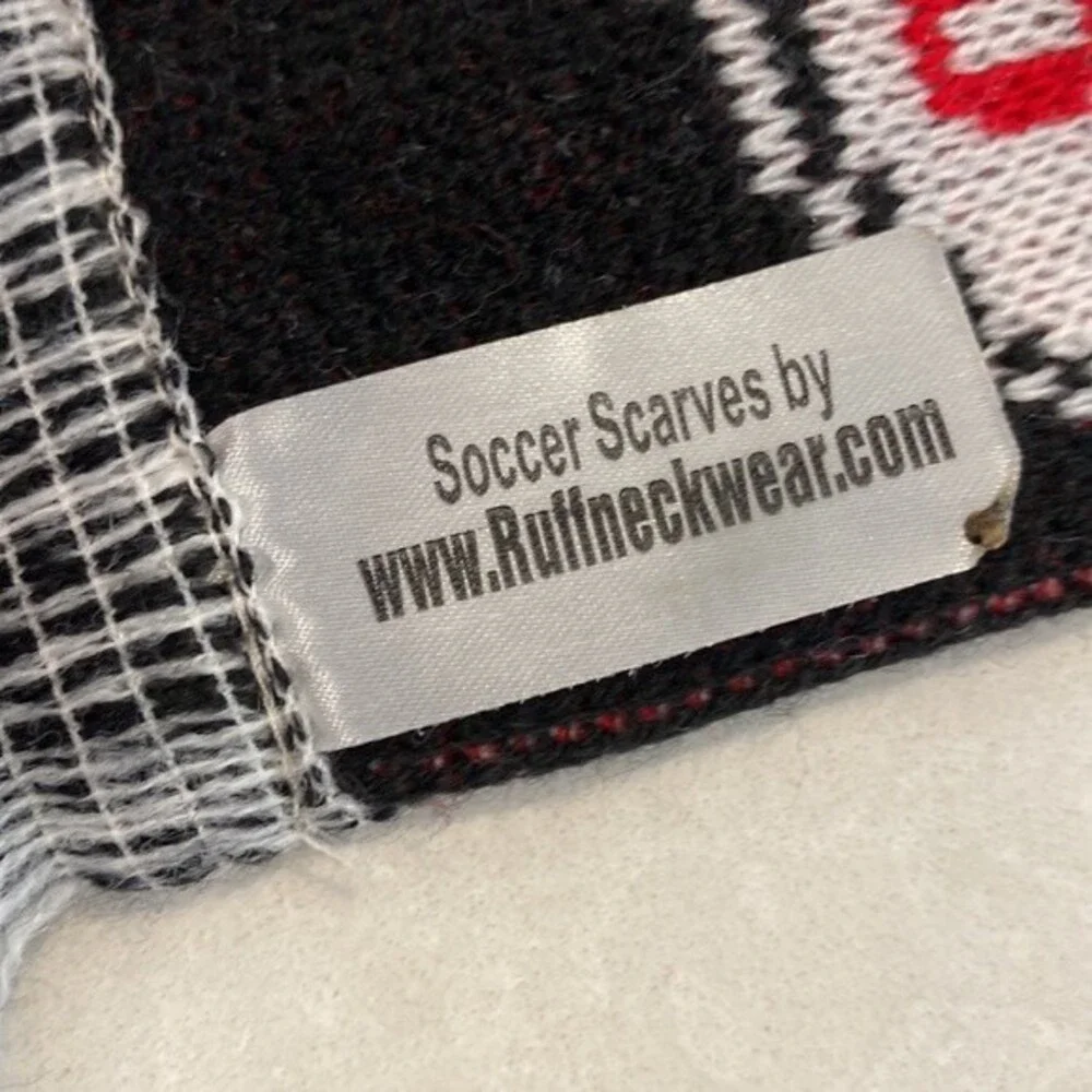 NWOT UNITED BEAVERTON OREGON UNISEX SOCCER SCARF - Picture 7 of 10